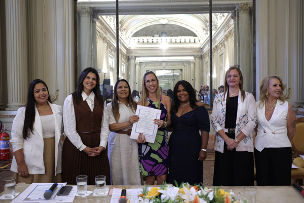 Entrega de Moções à Mulheres Líderes que Inspiram em vários setores político, econômico, social e religioso - Foto: Maria Raiane de Olivera e Adriana Andrade/CMRJ - Sandro Diniz Ascom - Foto 29