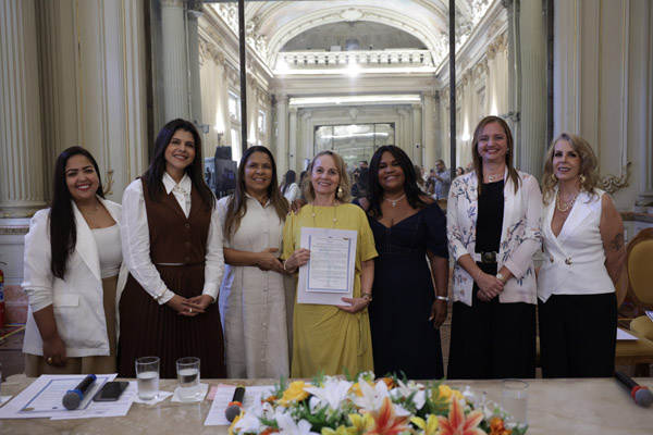 Entrega de Moções à Mulheres Líderes que Inspiram em vários setores político, econômico, social e religioso - Foto: Maria Raiane de Olivera e Adriana Andrade/CMRJ - Sandro Diniz Ascom - Foto 30