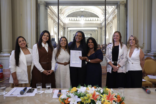 Entrega de Moções à Mulheres Líderes que Inspiram em vários setores político, econômico, social e religioso - Foto: Maria Raiane de Olivera e Adriana Andrade/CMRJ - Sandro Diniz Ascom - Foto 31