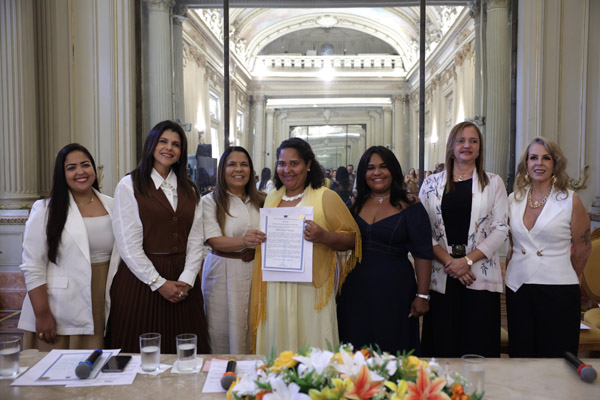 Entrega de Moções à Mulheres Líderes que Inspiram em vários setores político, econômico, social e religioso - Foto: Maria Raiane de Olivera e Adriana Andrade/CMRJ - Sandro Diniz Ascom - Foto 38