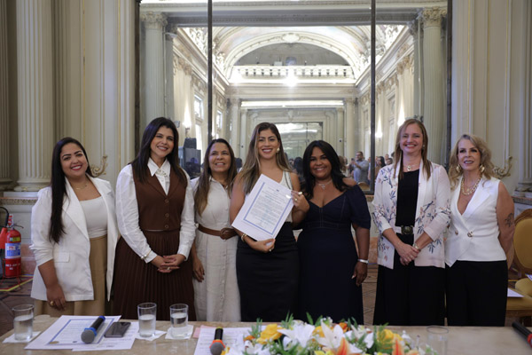 Entrega de Moções à Mulheres Líderes que Inspiram em vários setores político, econômico, social e religioso - Foto: Maria Raiane de Olivera e Adriana Andrade/CMRJ - Sandro Diniz Ascom - Foto 46
