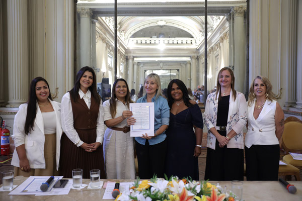 Entrega de Moções à Mulheres Líderes que Inspiram em vários setores político, econômico, social e religioso - Foto: Maria Raiane de Olivera e Adriana Andrade/CMRJ - Sandro Diniz Ascom - Foto 48