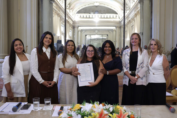 Entrega de Moções à Mulheres Líderes que Inspiram em vários setores político, econômico, social e religioso - Foto: Maria Raiane de Olivera e Adriana Andrade/CMRJ - Sandro Diniz Ascom - Foto 51