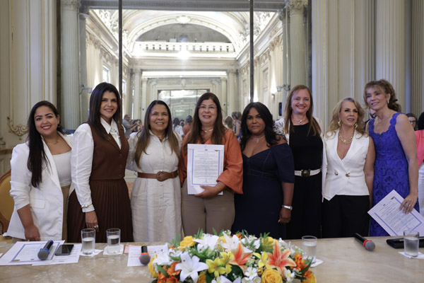 Entrega de Moções à Mulheres Líderes que Inspiram em vários setores político, econômico, social e religioso - Foto: Maria Raiane de Olivera e Adriana Andrade/CMRJ - Sandro Diniz Ascom - Foto 67