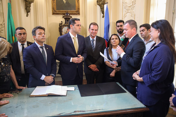 Posse do Prefeito Eduardo Cavaliere - Fotos: Renan Olaz/CMRJ - Foto 1