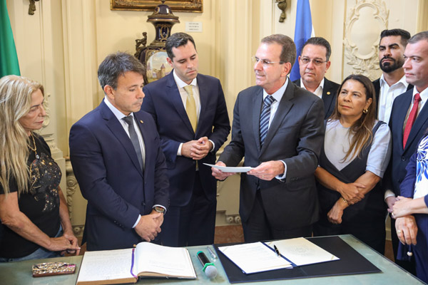 Posse do Prefeito Eduardo Cavaliere - Fotos: Renan Olaz/CMRJ - Foto 6