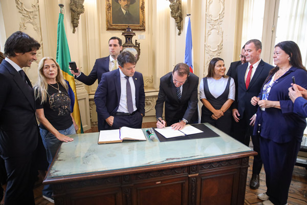 Posse do Prefeito Eduardo Cavaliere - Fotos: Renan Olaz/CMRJ - Foto 14