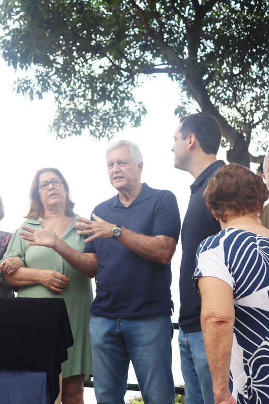 Vereadora presta homenagem a ator insulano - Foto 2