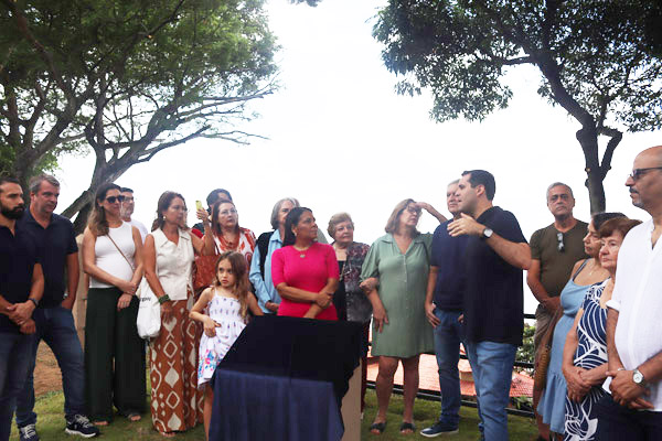 Vereadora presta homenagem a ator insulano - Foto 6