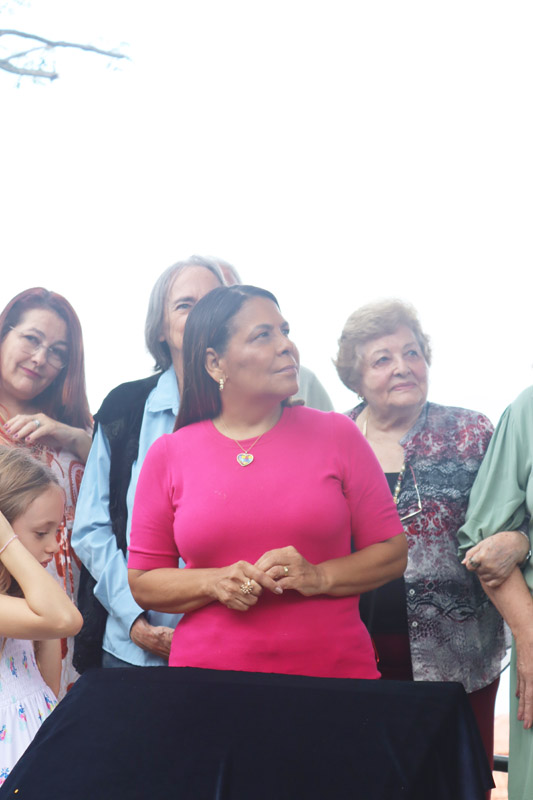 Vereadora presta homenagem a ator insulano - Foto 7