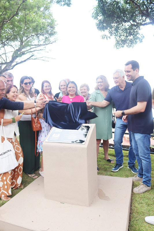 Vereadora presta homenagem a ator insulano - Foto 11