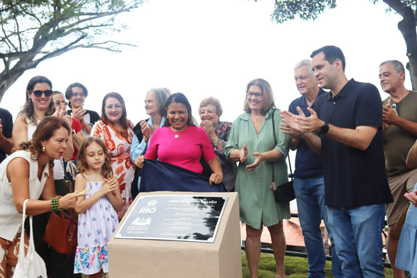 Vereadora presta homenagem a ator insulano - Foto 15