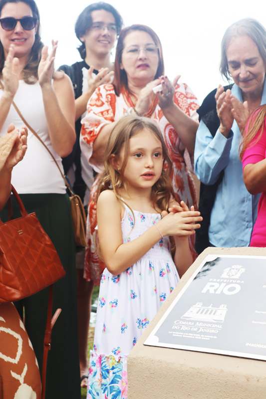 Vereadora presta homenagem a ator insulano - Foto 19