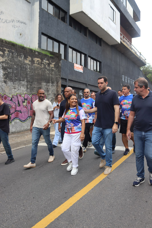 Vereadora Tânia Bastos reforça compromisso com inclusão durante Caminhada do Autismo na Ilha do Governador - Foto 1