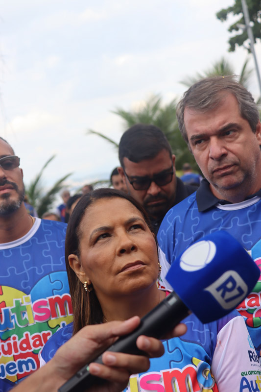 Vereadora Tânia Bastos reforça compromisso com inclusão durante Caminhada do Autismo na Ilha do Governador - Foto 5