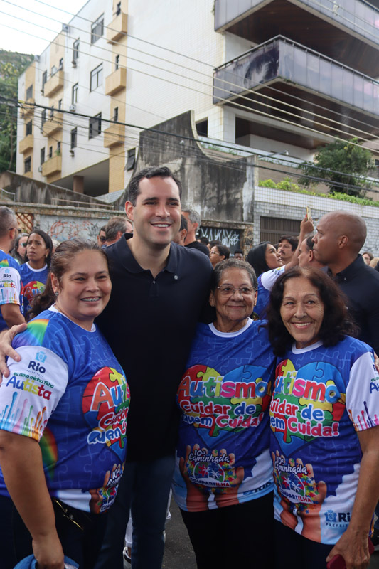 Vereadora Tânia Bastos reforça compromisso com inclusão durante Caminhada do Autismo na Ilha do Governador - Foto 11