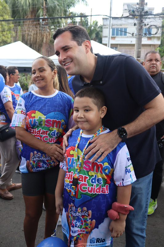 Vereadora Tânia Bastos reforça compromisso com inclusão durante Caminhada do Autismo na Ilha do Governador - Foto 12