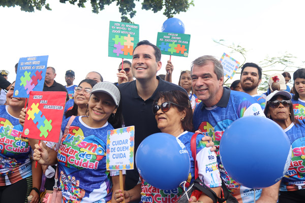 Vereadora Tânia Bastos reforça compromisso com inclusão durante Caminhada do Autismo na Ilha do Governador - Foto 13
