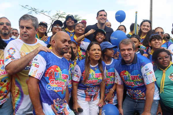 Vereadora Tânia Bastos reforça compromisso com inclusão durante Caminhada do Autismo na Ilha do Governador - Foto 15