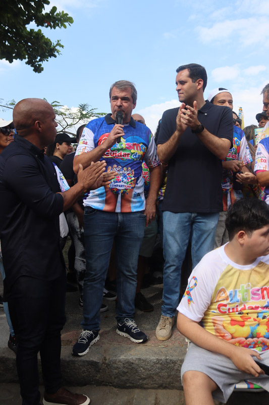 Vereadora Tânia Bastos reforça compromisso com inclusão durante Caminhada do Autismo na Ilha do Governador - Foto 16