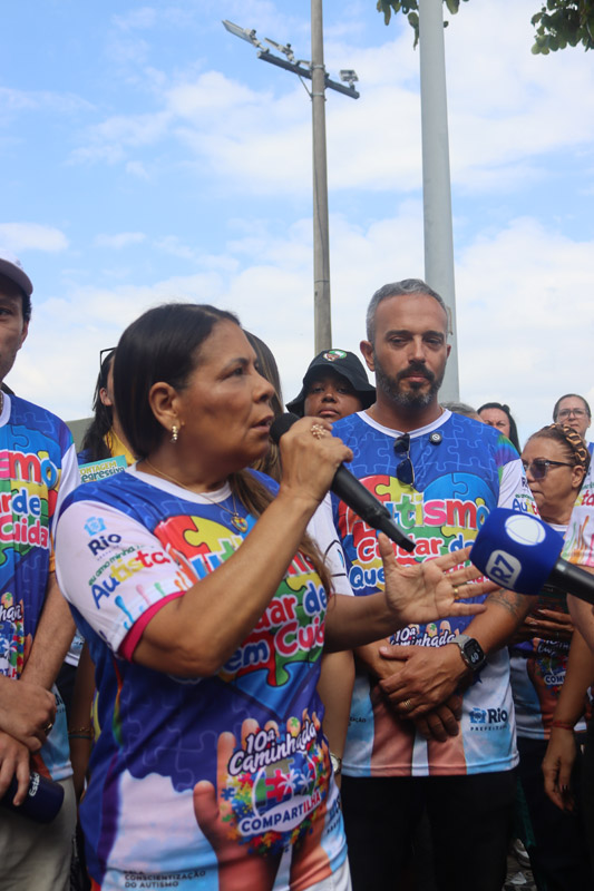 Vereadora Tânia Bastos reforça compromisso com inclusão durante Caminhada do Autismo na Ilha do Governador - Foto 20