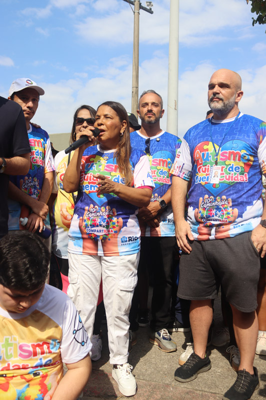 Vereadora Tânia Bastos reforça compromisso com inclusão durante Caminhada do Autismo na Ilha do Governador - Foto 21