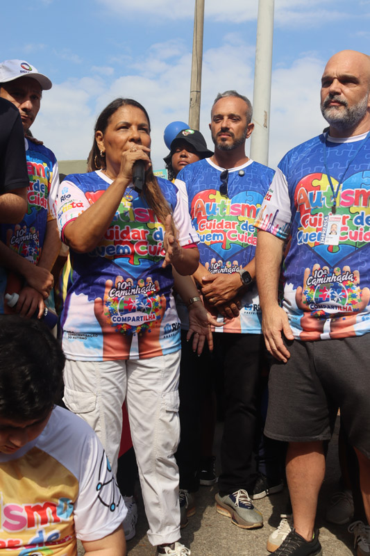 Vereadora Tânia Bastos reforça compromisso com inclusão durante Caminhada do Autismo na Ilha do Governador - Foto 22