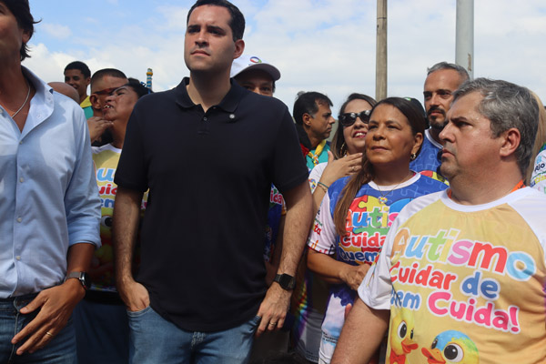 Vereadora Tânia Bastos reforça compromisso com inclusão durante Caminhada do Autismo na Ilha do Governador - Foto 23