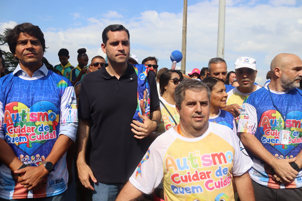 Vereadora Tânia Bastos reforça compromisso com inclusão durante Caminhada do Autismo na Ilha do Governador - Foto 27