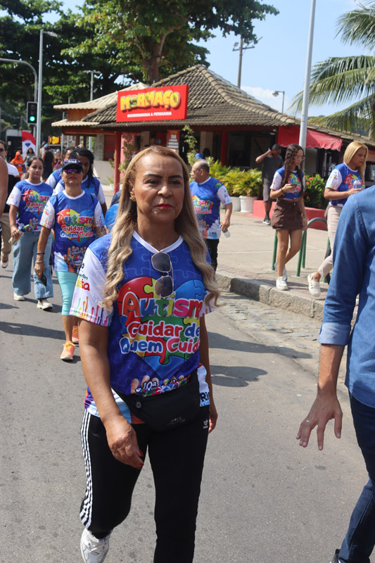 Vereadora Tânia Bastos reforça compromisso com inclusão durante Caminhada do Autismo na Ilha do Governador - Foto 38