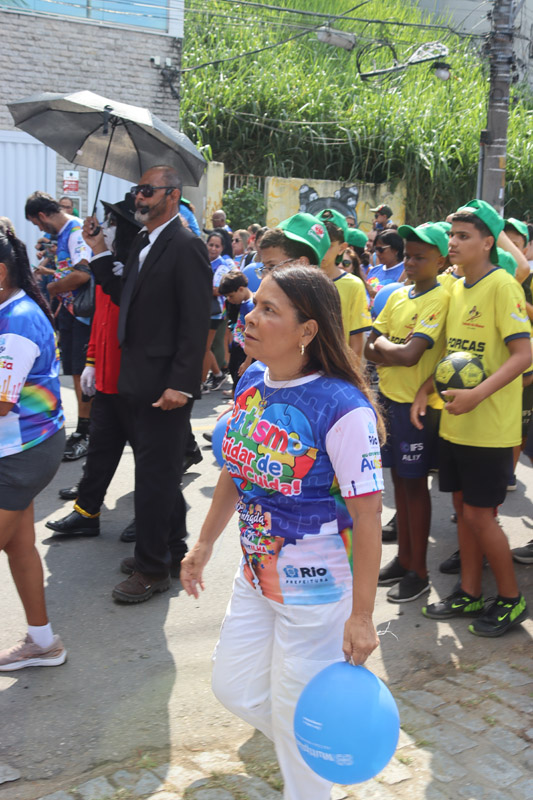 Vereadora Tânia Bastos reforça compromisso com inclusão durante Caminhada do Autismo na Ilha do Governador - Foto 41