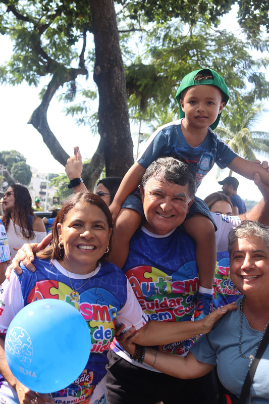 Vereadora Tânia Bastos reforça compromisso com inclusão durante Caminhada do Autismo na Ilha do Governador - Foto 43