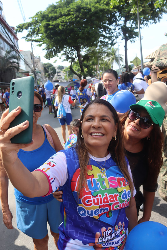 Vereadora Tânia Bastos reforça compromisso com inclusão durante Caminhada do Autismo na Ilha do Governador - Foto 55