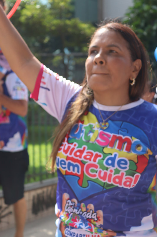 Vereadora Tânia Bastos reforça compromisso com inclusão durante Caminhada do Autismo na Ilha do Governador - Foto 86