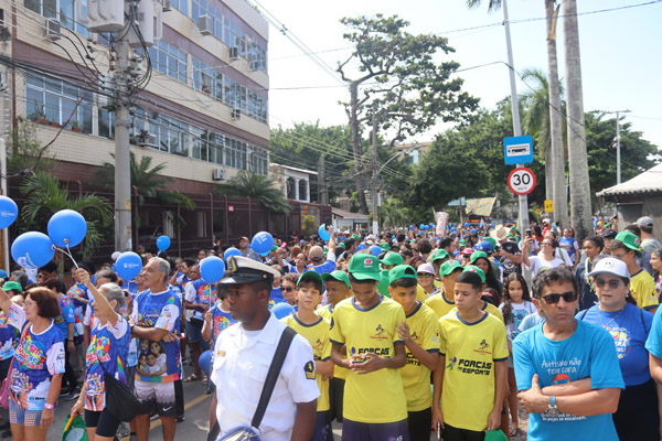 Vereadora Tânia Bastos reforça compromisso com inclusão durante Caminhada do Autismo na Ilha do Governador - Foto 101