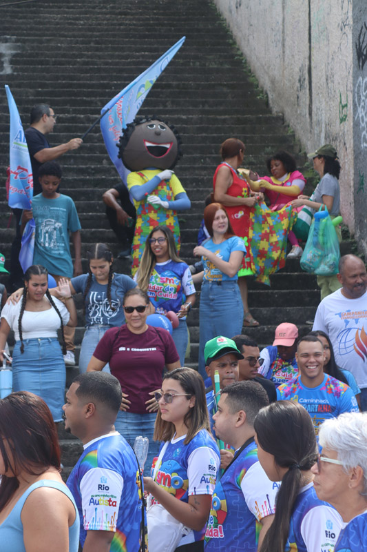 Vereadora Tânia Bastos reforça compromisso com inclusão durante Caminhada do Autismo na Ilha do Governador - Foto 102