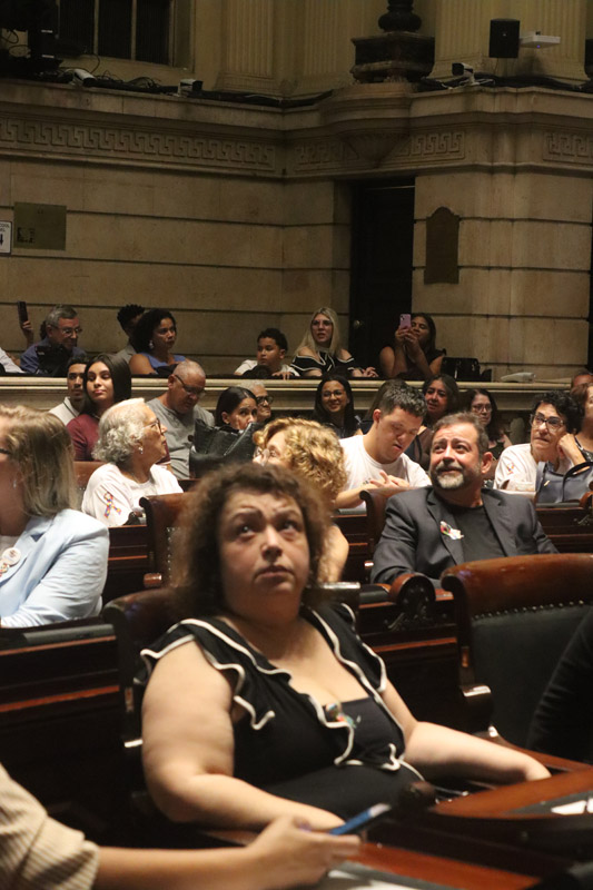 Entrega de moções à personalidades que atuam na militância de pessoa com transtorno de espectro autista - Fotos: Cicero Rodrigues/CMRJ e Ascom Tânia Bastos - Foto 35