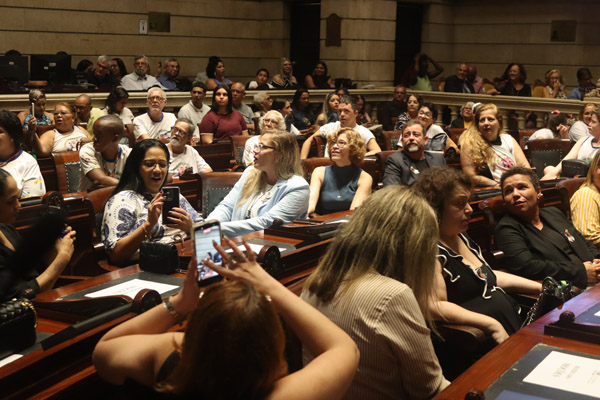 Entrega de moções à personalidades que atuam na militância de pessoa com transtorno de espectro autista - Fotos: Cicero Rodrigues/CMRJ e Ascom Tânia Bastos - Foto 41
