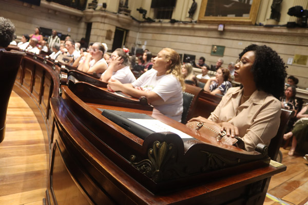 Entrega de moções à personalidades que atuam na militância de pessoa com transtorno de espectro autista - Fotos: Cicero Rodrigues/CMRJ e Ascom Tânia Bastos - Foto 53