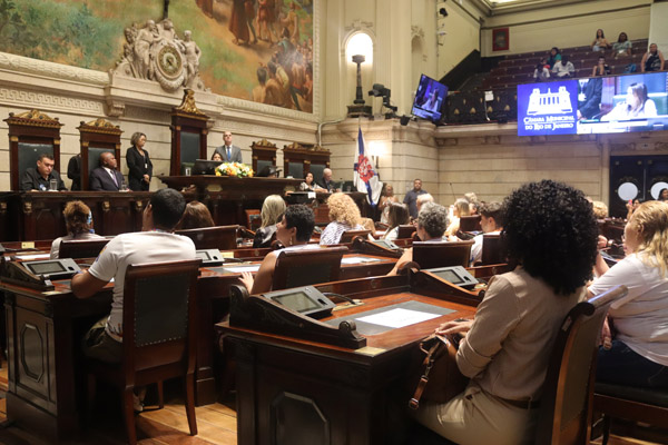 Entrega de moções à personalidades que atuam na militância de pessoa com transtorno de espectro autista - Fotos: Cicero Rodrigues/CMRJ e Ascom Tânia Bastos - Foto 55