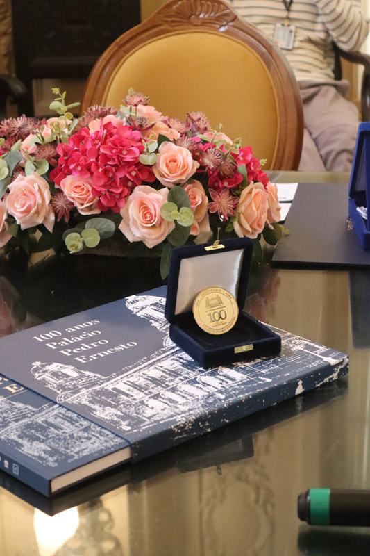 Entrega da Medalha Pedro Ernesto à Sra. Kárin Emmerich - Fotos: Cicero Rodrigues/CMRJ - Ascom Tânia Bastos - Foto 77