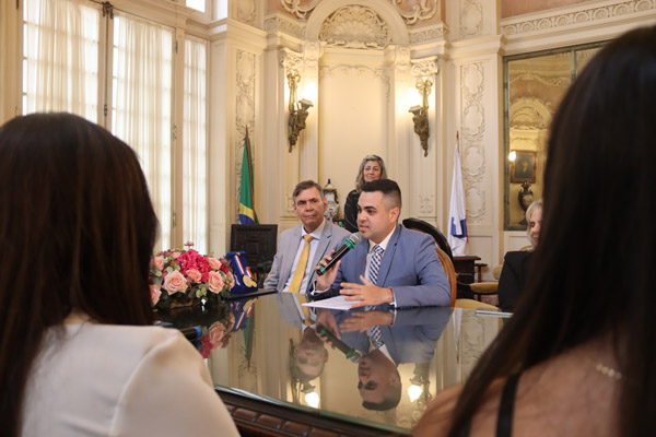 Entrega da Medalha Pedro Ernesto à Sra. Kárin Emmerich - Fotos: Cicero Rodrigues/CMRJ - Ascom Tânia Bastos - Foto 84