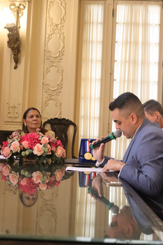 Entrega da Medalha Pedro Ernesto à Sra. Kárin Emmerich - Fotos: Cicero Rodrigues/CMRJ - Ascom Tânia Bastos - Foto 87