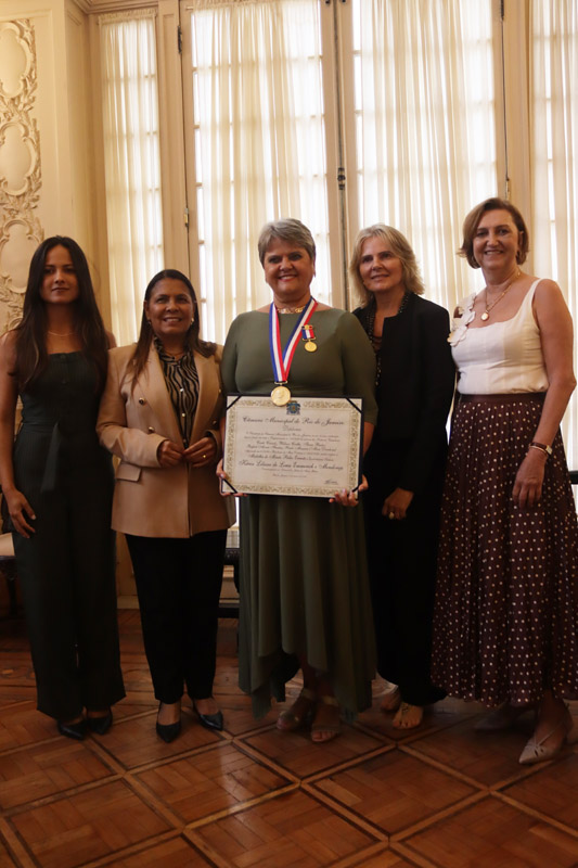 Entrega da Medalha Pedro Ernesto à Sra. Kárin Emmerich - Fotos: Cicero Rodrigues/CMRJ - Ascom Tânia Bastos - Foto 93