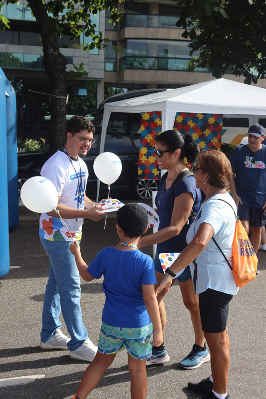 Caminhar pelo autismo no Leblon foi mais que um evento: foi amor em movimento - Foto 8