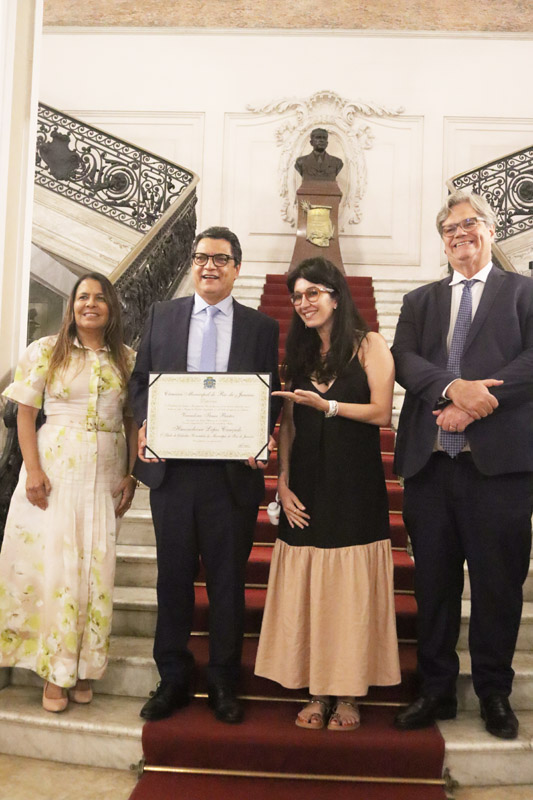 Entrega do título de cidadão honorário do Mun. do RJ ao Sr. Hazenclever Cançado - Cicero Rodrigues/CMRJ / Ascom Ver. Tânia Bastos - Foto 78