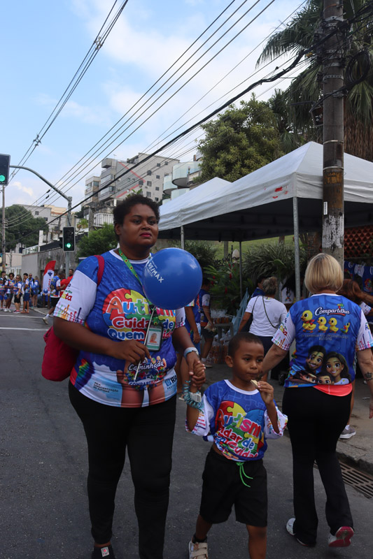 Vereadora Tânia Bastos reforça compromisso com inclusão durante Caminhada do Autismo na Ilha do Governador - Foto 105