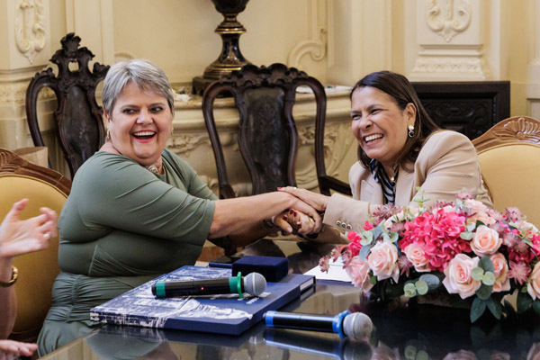 Entrega da Medalha Pedro Ernesto à Sra. Kárin Emmerich - Fotos: Cicero Rodrigues/CMRJ - Ascom Tânia Bastos - Foto 6