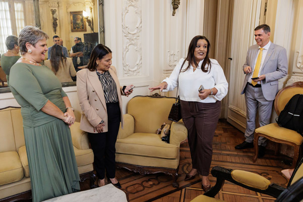 Entrega da Medalha Pedro Ernesto à Sra. Kárin Emmerich - Fotos: Cicero Rodrigues/CMRJ - Ascom Tânia Bastos - Foto 23