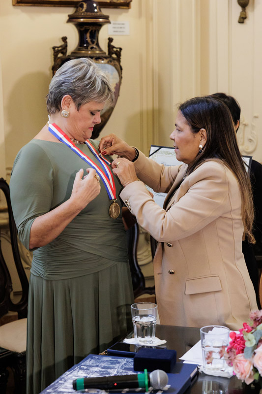 Entrega da Medalha Pedro Ernesto à Sra. Kárin Emmerich - Fotos: Cicero Rodrigues/CMRJ - Ascom Tânia Bastos - Foto 24